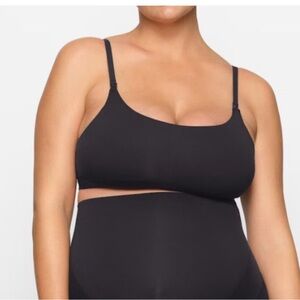 BNWT - SKIMS FITS EVERYBODY MATERNITY PUMPING SCOOP BRALETTE ONXY - SMALL